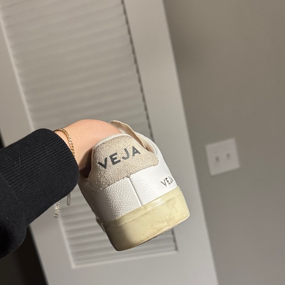 EUR 39 / Size 8 Veja Women's Campo White and Natural Sneakers - Picture 5 of 7